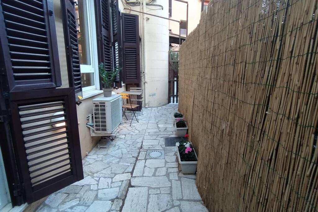 Elegante Open Space Con Vasca Idromassaggio A Trastevere Экстерьер фото