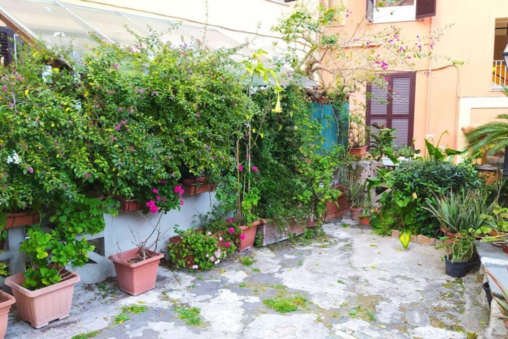Elegante Open Space Con Vasca Idromassaggio A Trastevere Экстерьер фото