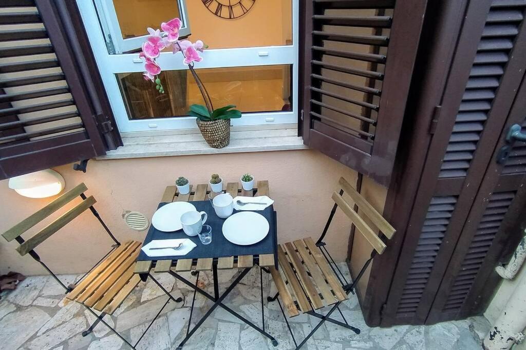 Elegante Open Space Con Vasca Idromassaggio A Trastevere Экстерьер фото